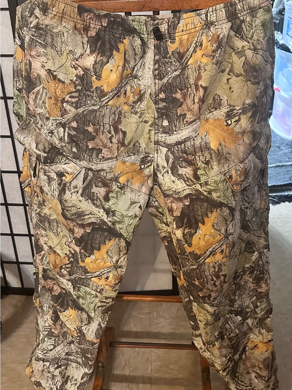 Men's Camouflage Cargo Pants - Green/Brown Leaf Camo